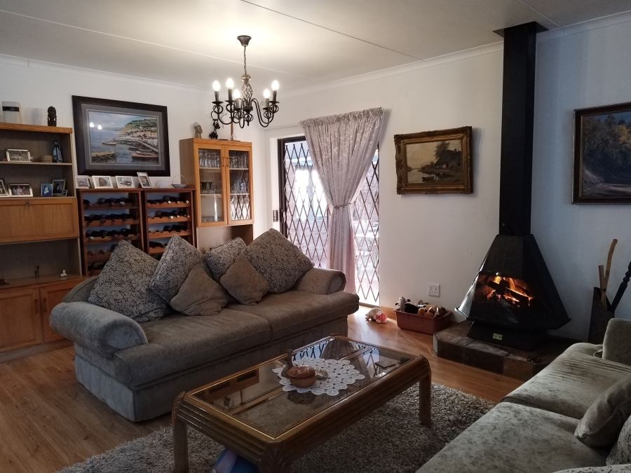 4 Bedroom Property for Sale in Fraaiuitsig Western Cape